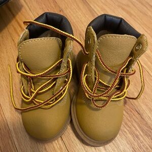 Timberland Tan and Black Ankle-High Boots with Padded Collar
